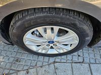 Usado Ford Focus Trend 90 CV (66 kW) 2011 Gris Berlina