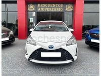 Usado Toyota Yaris Hybrid Active 100 CV (73 kW) 2019 Blanco Berlina