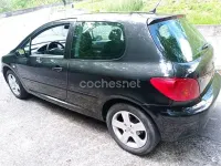Usado Peugeot 307 110 CV (80 kW) 2003 Negro Berlina