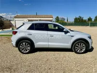 Usado VW T-Roc Advance 115 CV (84 kW) 2022 Gris / plata SUV