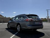 Usado Opel Insignia Business 136 CV (100 kW) 2018 Gris / plata Familiar
