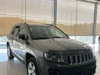 Usado Jeep Compass Limited 136 CV (100 kW) 2012 Gris SUV
