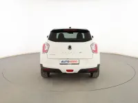 Usado SsangYong Tivoli 115 CV (84 kW) 2015 Blanco SUV