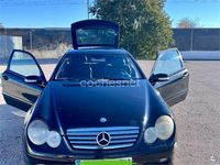 Usado Mercedes C200 163 CV (119 kW) 2003 Negro Berlina