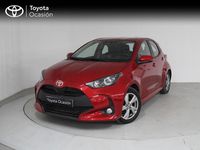 Usado Toyota Yaris Hybrid Active 116 CV (85 kW) 2024 Rojo Berlina