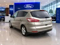 Usado Ford S-MAX Titanium 160 CV (117 kW) 2017 Beige Monovolumen