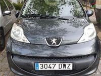 Usado Peugeot 107 68 CV (50 kW) 2006 Negro Utilitario