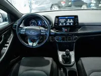 Usado Hyundai i30 GO! 120 CV (88 kW) 2019 Gris / plata Berlina