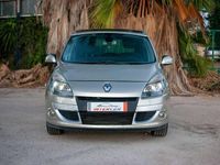Usado Renault Scénic III Expression 106 CV (77 kW) 2010 Beige Monovolumen