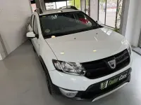 Usado Dacia Sandero Stepway 90 CV (66 kW) 2015 Blanco Utilitario
