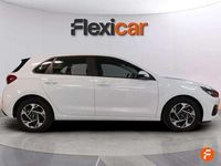 Usado Hyundai i30 120 CV (88 kW) 2024 Blanco Berlina