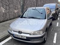 Usado Peugeot 106 60 CV (44 kW) 2001 Gris / plata Utilitario