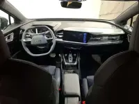 Usado Audi Q4 e-tron S-Line 210 kW (286 HP) 2025 Cinzento SUV