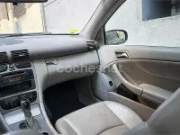Usado Mercedes C180 143 CV (105 kW) 2003 Gris / plata Berlina