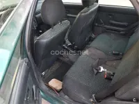 Usado Peugeot 106 58 CV (42 kW) 2000 Verde Utilitario
