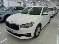 Usado Skoda Fabia Essence 95 CV (69 kW) 2024 Blanco Utilitario
