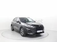 Usado Ford Kuga ST-Line 150 CV (110 kW) 2022 Negro SUV