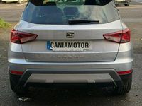 Usado Seat Arona Ecomotive 115 CV (84 kW) 2020 Gris / plata SUV