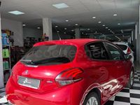 Usado Peugeot 208 Access 75 CV (55 kW) 2016 Granate Utilitario