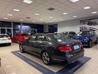 Usado Mercedes E220 Avantgarde 170 CV (125 kW) 2014 Gris / plata Berlina