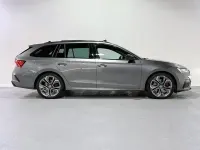 Usado Skoda Octavia RS 245 CV (180 kW) 2024 Gris Familiar