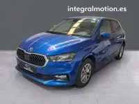 Usado Skoda Fabia Selection 95 CV (69 kW) 2025 Gris Utilitario