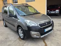 Usado Peugeot Partner Tepee Outdoor 100 CV (73 kW) 2016 Gris / plata Monovolumen