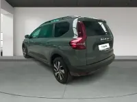 Usado Dacia Jogger Expression 110 CV (80 kW) 2025 Verde Monovolumen