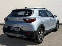 Usado Kia Stonic 100 CV (73 kW) 2025 Gris SUV