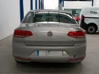Usado VW Passat Advance 150 CV (110 kW) 2015 Gris / plata Familiar