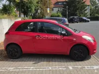 Usado Toyota Yaris Active 69 CV (50 kW) 2008 Rojo Utilitario