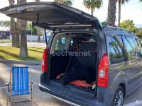 Usado Peugeot Partner Tepee Outdoor 90 CV (66 kW) 2010 Gris / plata Monovolumen
