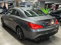 Usado Mercedes CLA200 136 CV (100 kW) 2015 Gris / plata Berlina