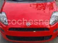 Usado Fiat Punto Pop 69 CV (50 kW) 2016 Rojo Utilitario