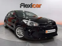 Usado Kia Rio 120 CV (88 kW) 2019 Negro Berlina