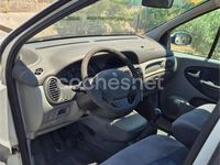 Usado Renault Scénic Dynamique 120 CV (88 kW) 2003 Blanco Monovolumen