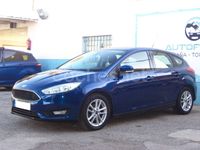 Usado Ford Focus Trend 125 CV (91 kW) 2017 Azul Berlina