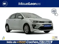 Usado Kia Rio 84 CV (61 kW) 2024 Gris / plata Berlina