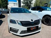 Usado Skoda Octavia RS 245 CV (180 kW) 2019 Gris / plata Familiar