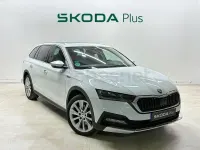 Usado Skoda Octavia Scout 4x4 150 CV (110 kW) 2022 Gris / plata Familiar