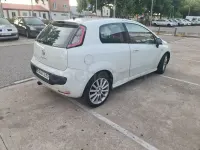 Usado Fiat Punto Sport 90 CV (66 kW) 2010 Blanco Utilitario