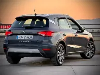 Usado Seat Arona XCELLENCE 90 CV (66 kW) 2020 Gris / plata SUV