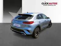 Usado Kia XCeed 100 CV (73 kW) 2024 Gris / plata SUV