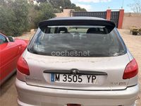 Usado Peugeot 206 GTi 138 CV (101 kW) 2000 Gris / plata Berlina