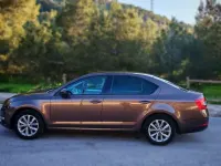 Usado Skoda Octavia Ambition 110 CV (80 kW) 2018 Marrón Berlina