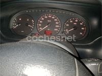 Usado Renault Mégane 90 CV (66 kW) 1997 Rojo Berlina