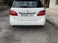 Usado Mercedes B200 Urban 136 CV (100 kW) 2015 Blanco Monovolumen