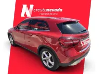 Usado Mercedes GLA180 122 CV (89 kW) 2019 Rojo SUV