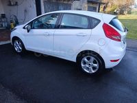 Usado Ford Fiesta Trend 68 CV (50 kW) 2010 Blanco Utilitario