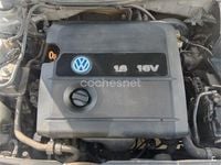Usado VW Golf IV Highline 105 CV (77 kW) 2002 Gris / plata Familiar